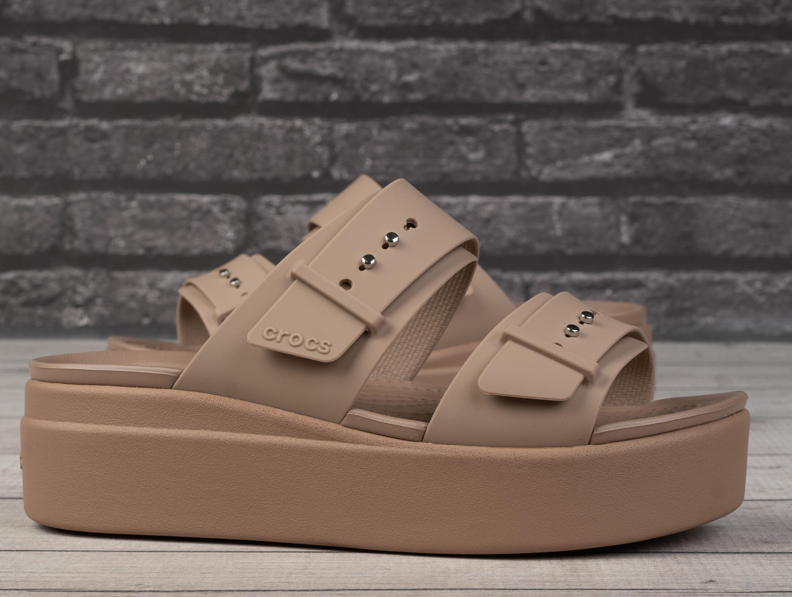 Klapki damskie Crocs BROOKLYN BUCKLE LOWWDG 2/7