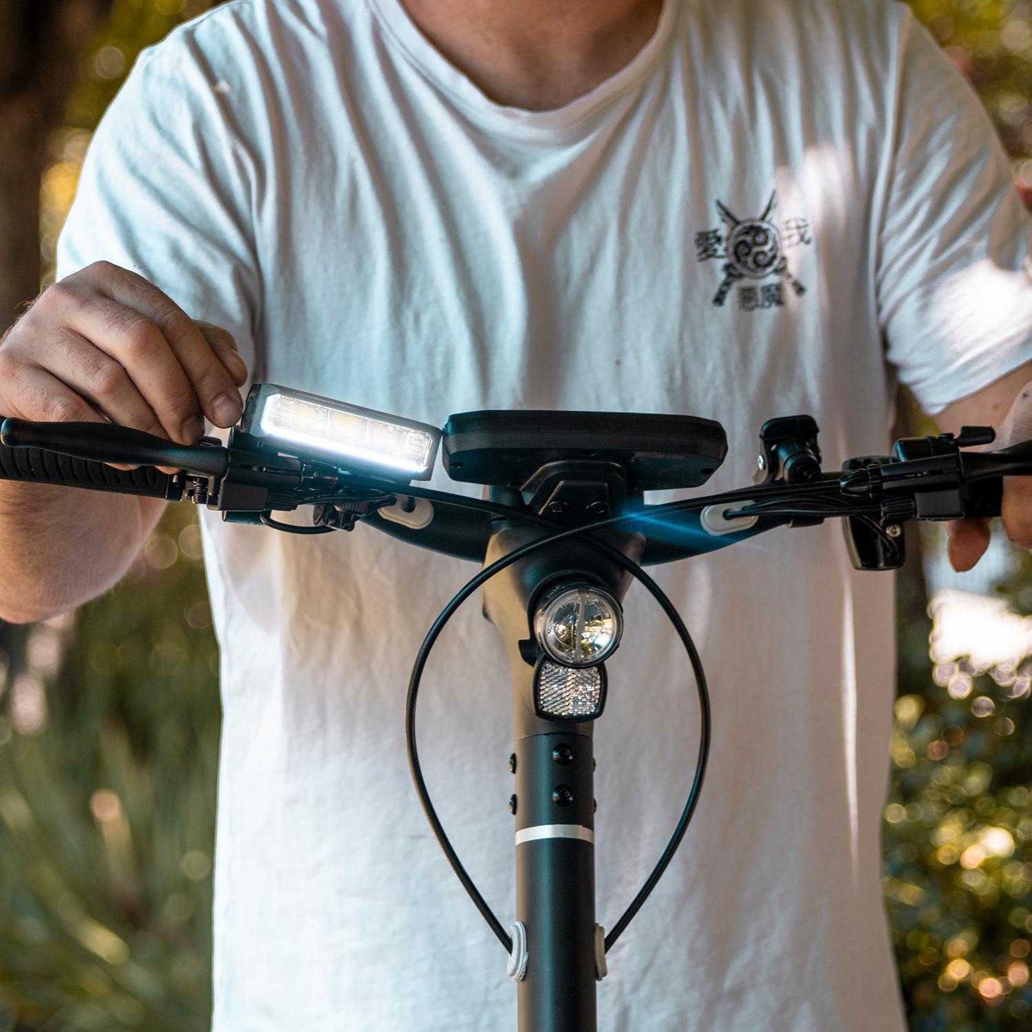 Foco de LED Frontal smartGyro Bike/Scooter PRO HD. 7/7