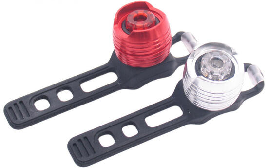 Set luci Edge Bullet con batterie incluse anteriore e posteriore.