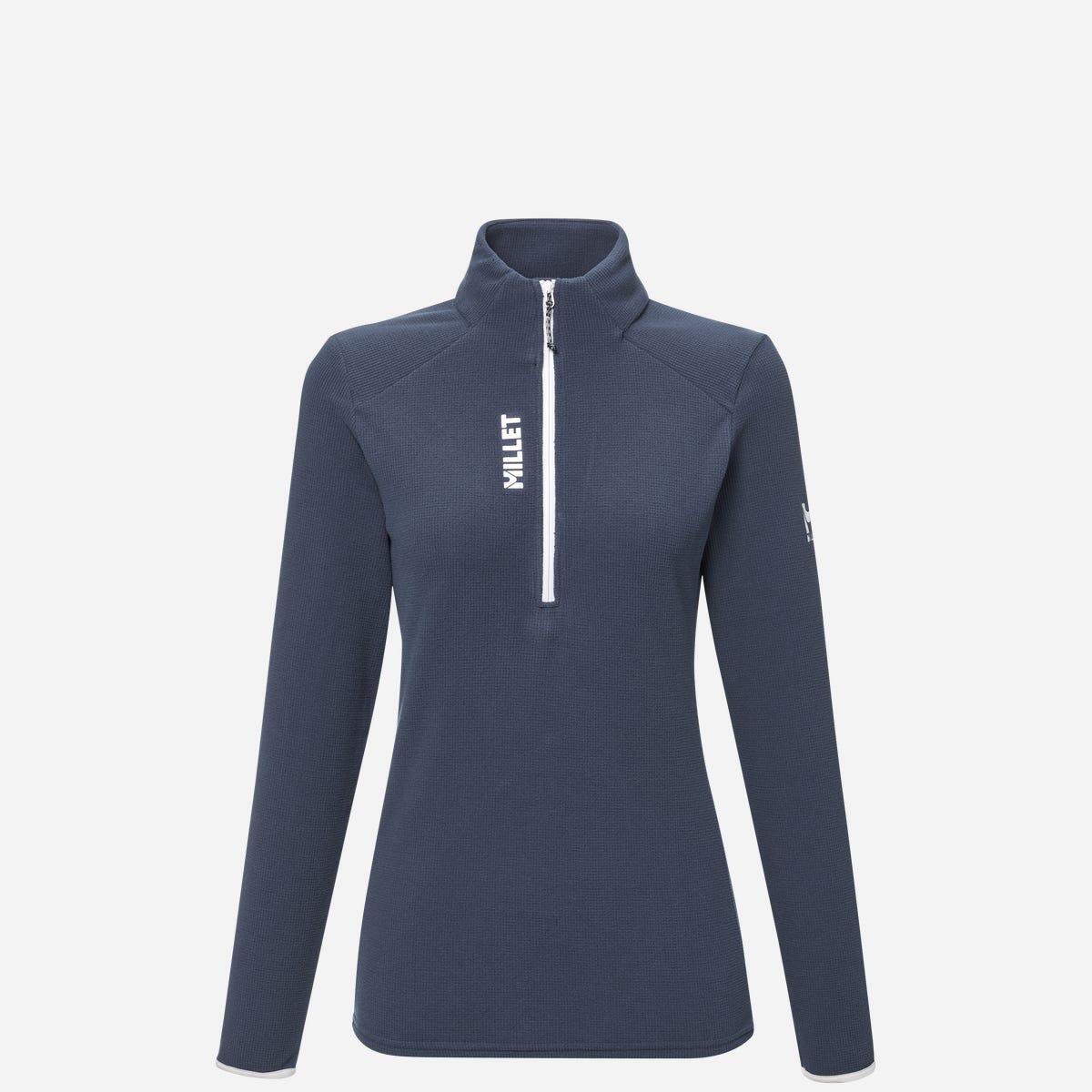 bleu marine.