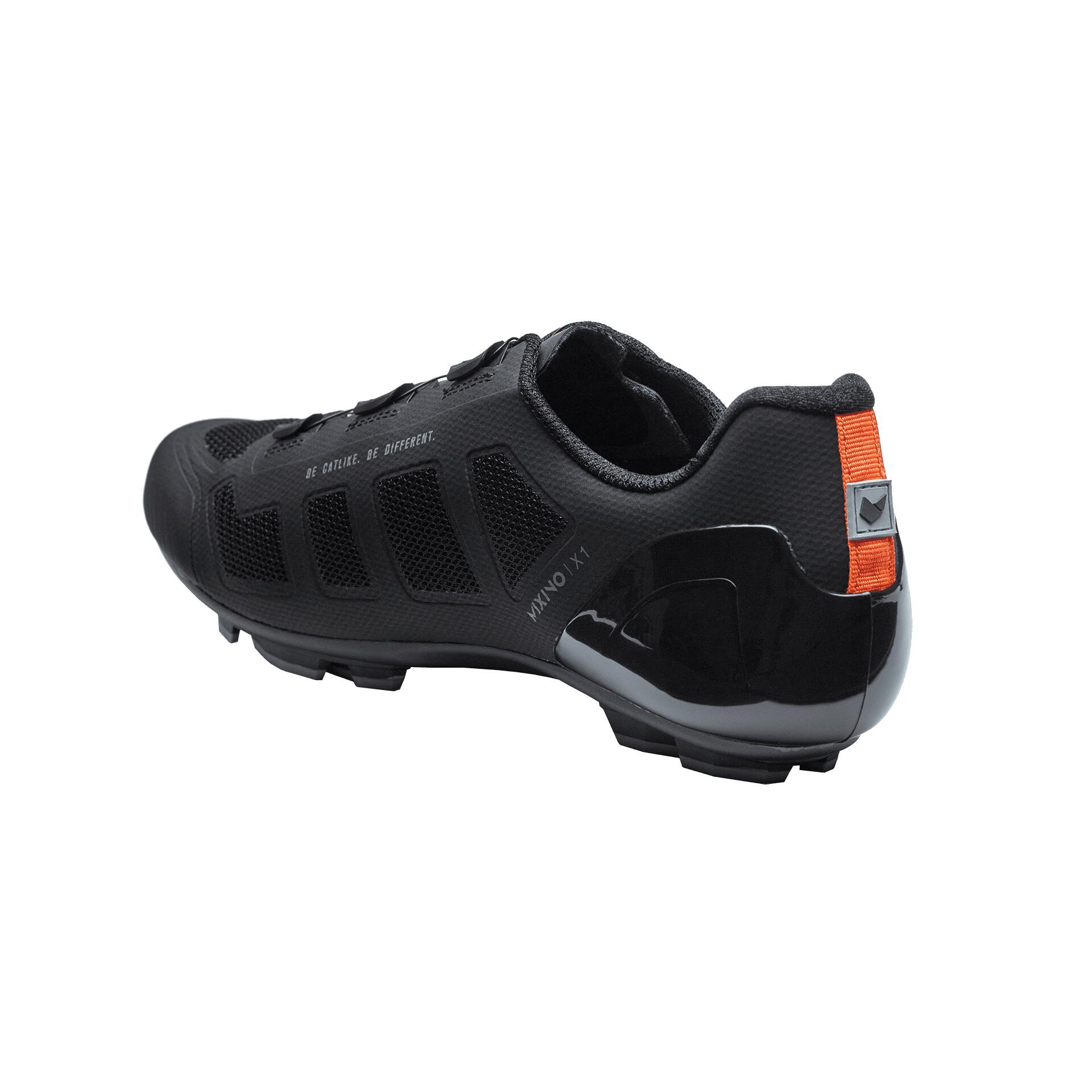 Catlike Mixino XC1 Chaussures de cyclisme VTT Pro Unisexe Carbone Noir Mat 42 4/7