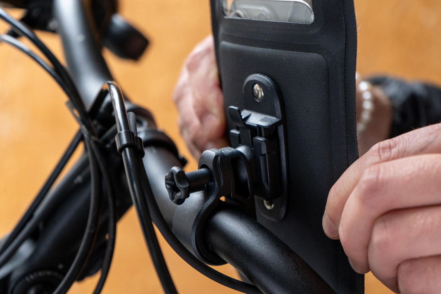 Voltano Telefoonhouder Fiets - Waterdicht - Zwart 2/7