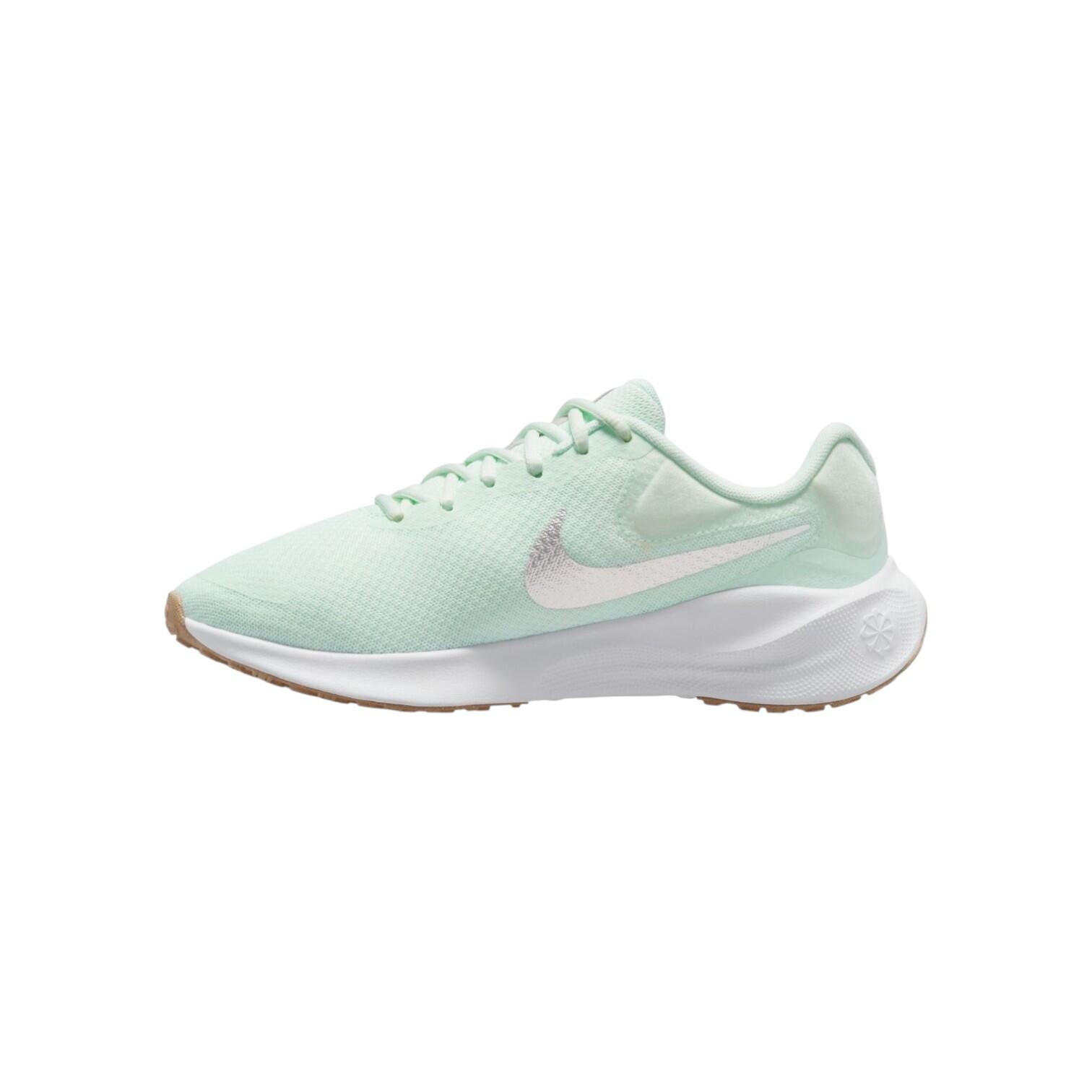 FB2208-303 — Nike Revolution 7 à peine 2/3