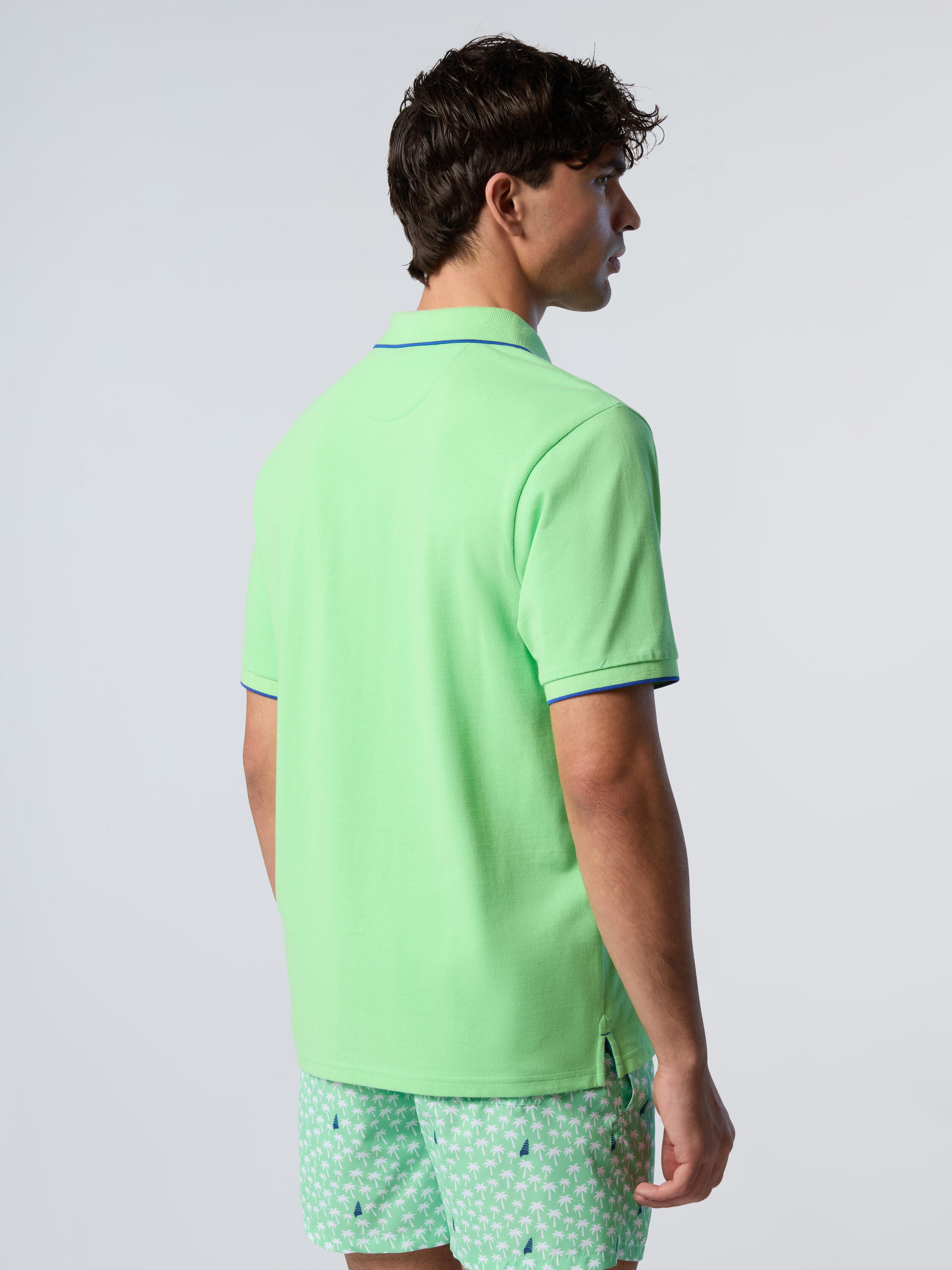 Polo con ribetes en contraste para hombre 2/3