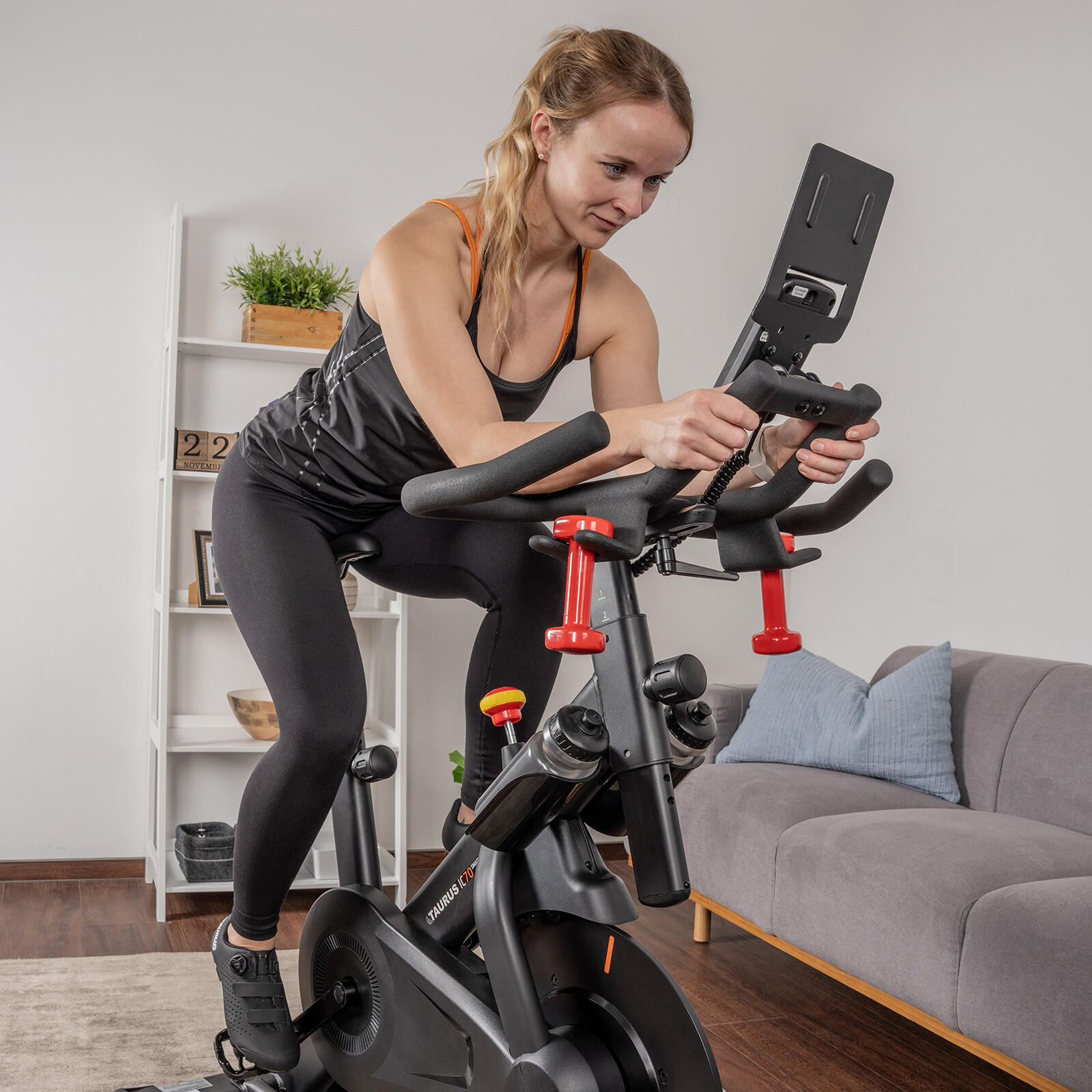 IC70 Smart Indoor Bike 4/7