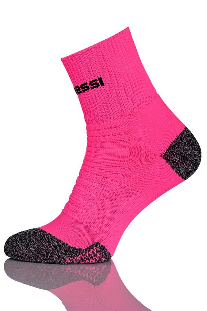 NESSI SPORTSWEAR picture
