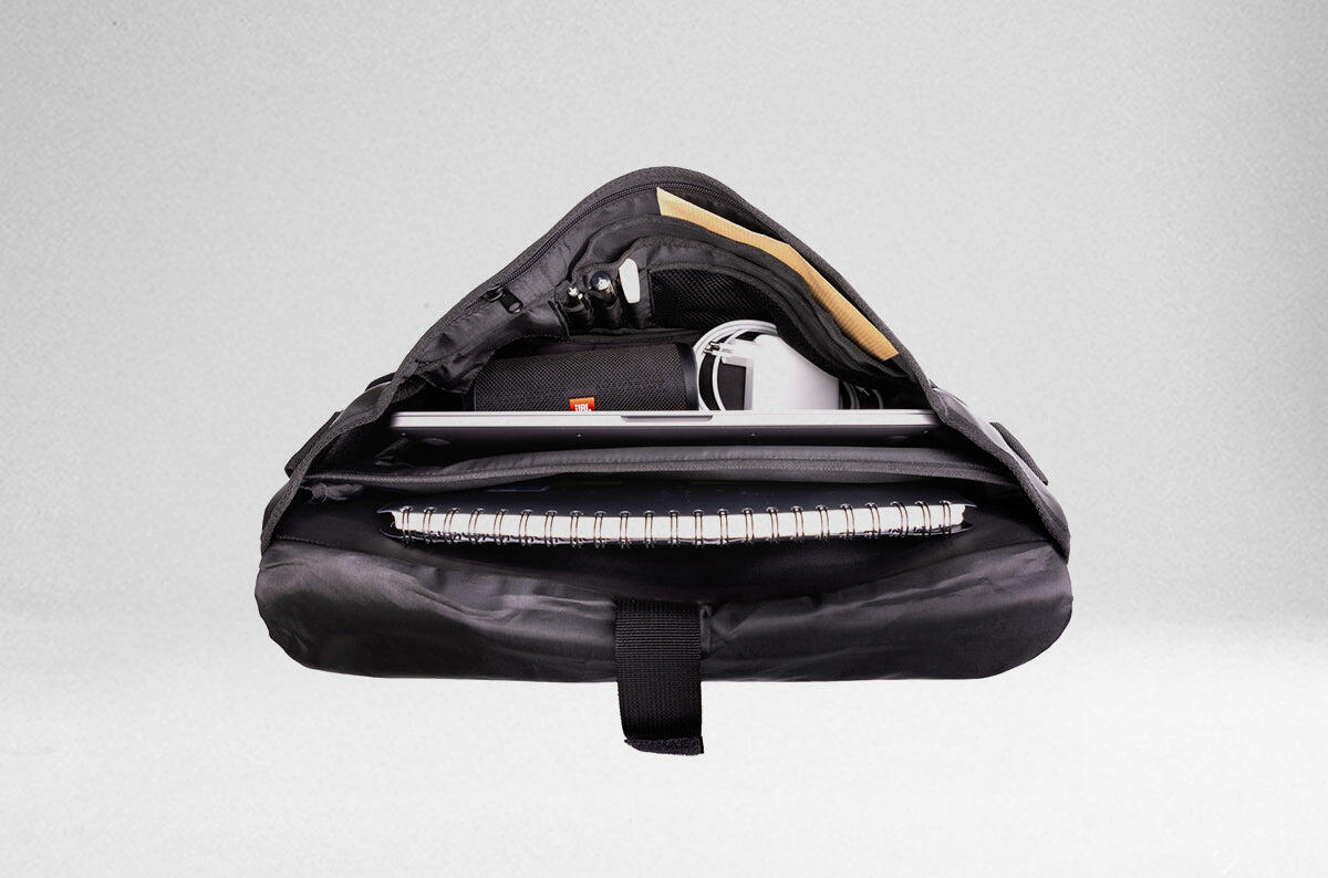 CITY BAG LIGHT - Sac coursier bandoulière water resistant - noir/kaki 6/7