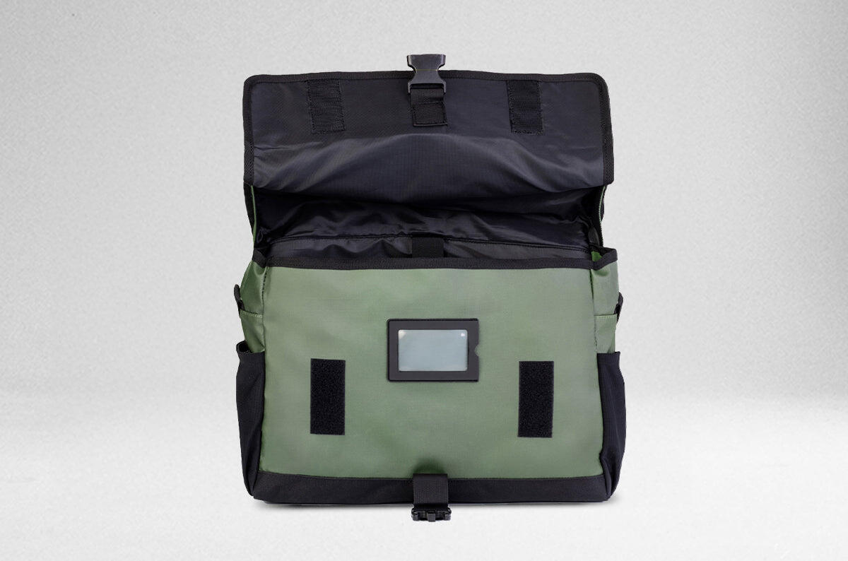 CITY BAG LIGHT - Sac coursier bandoulière water resistant - noir/kaki 2/7