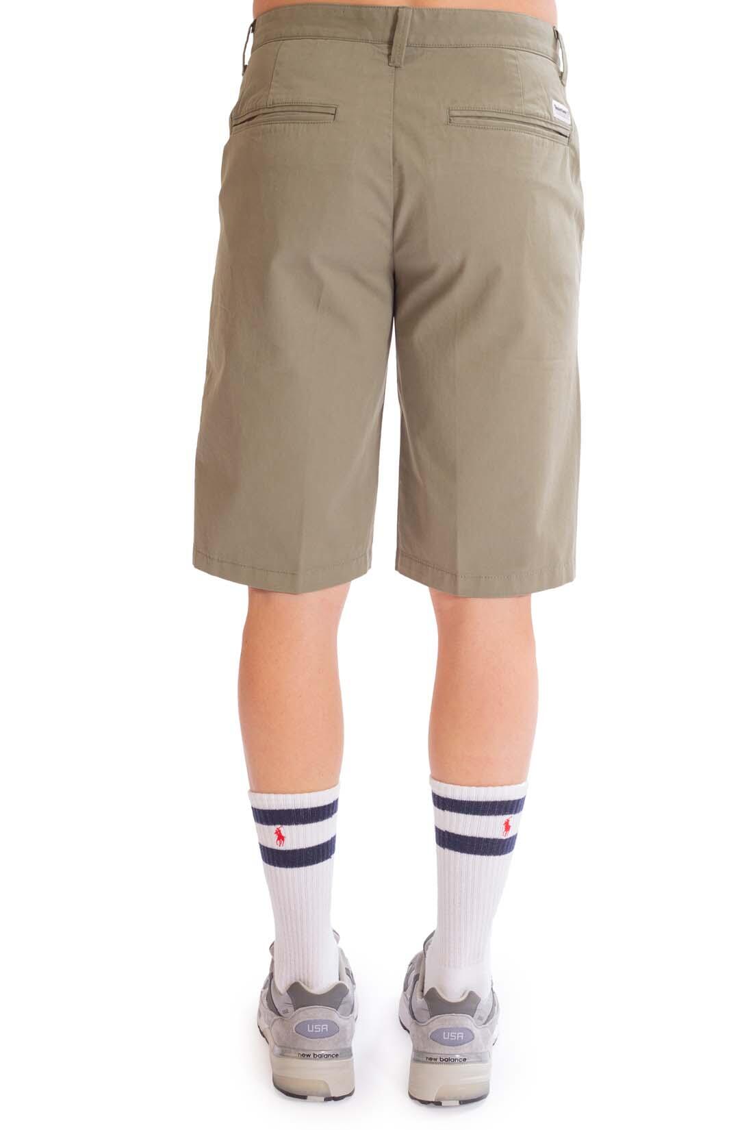 Bermudas - Sportswear - Homem - Regular fit, perna reta - Verde-oliva 3/4
