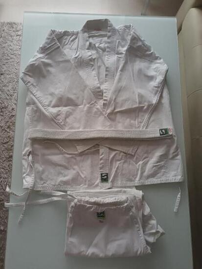 Entre Particuliers - Karaté kimono + soutien protection poitrine