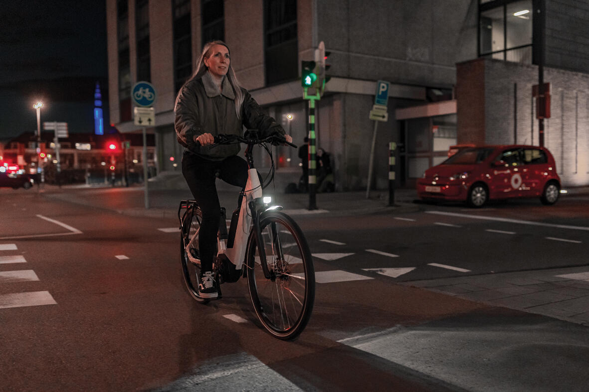 iluminação frontal para bicicletas Axa Nxt 45 Dinamo Led 45 Lux 5/5