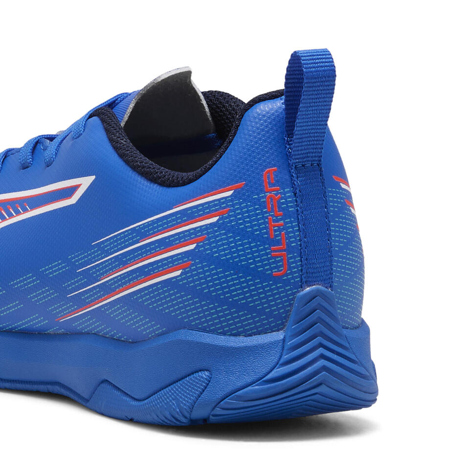 Młodzieżowe halowe buty piłkarskie ULTRA 6 PLAY PUMA