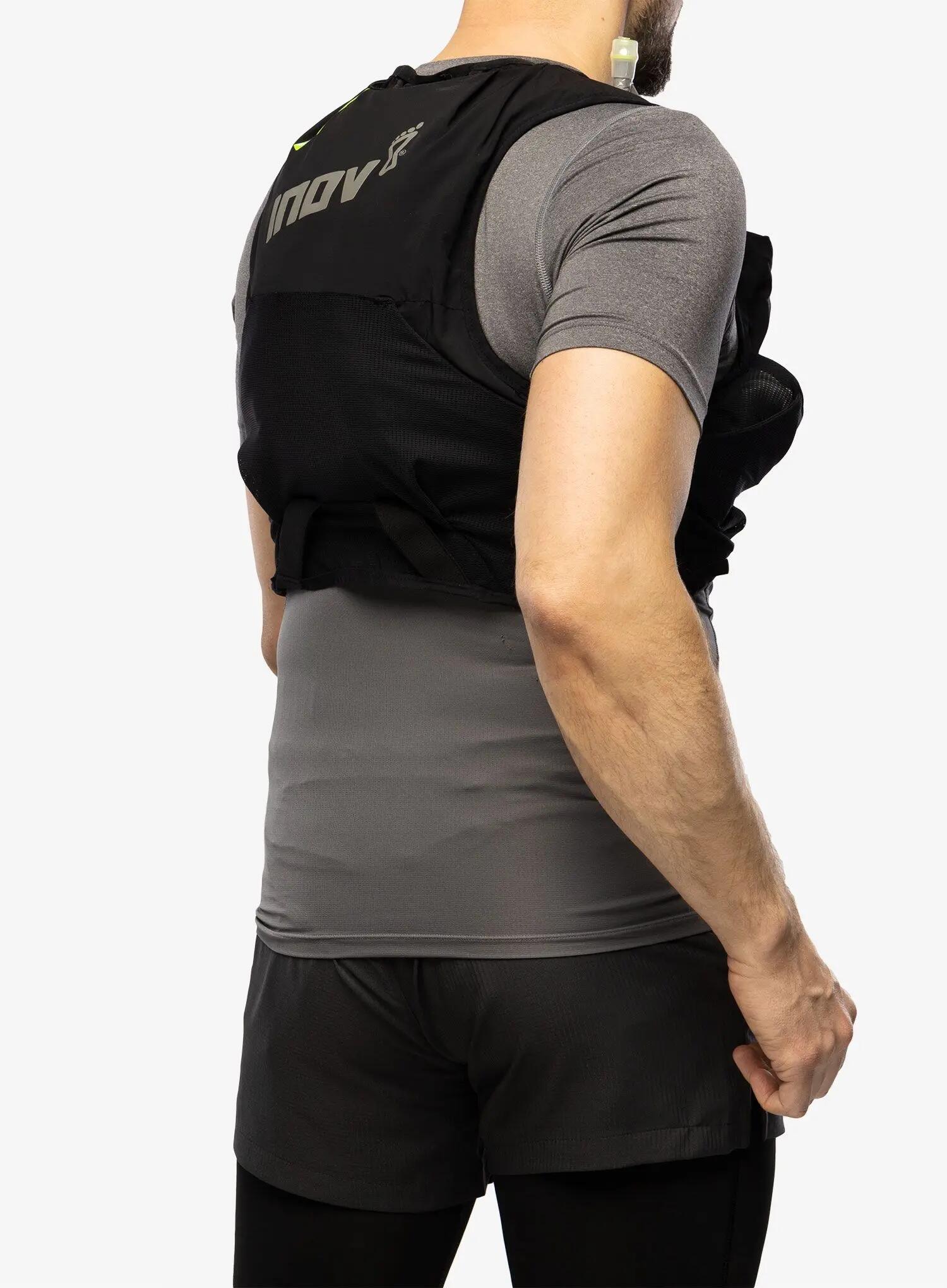 Běžecká vesta Inov-8 Ultrapac Pro 8 4/7