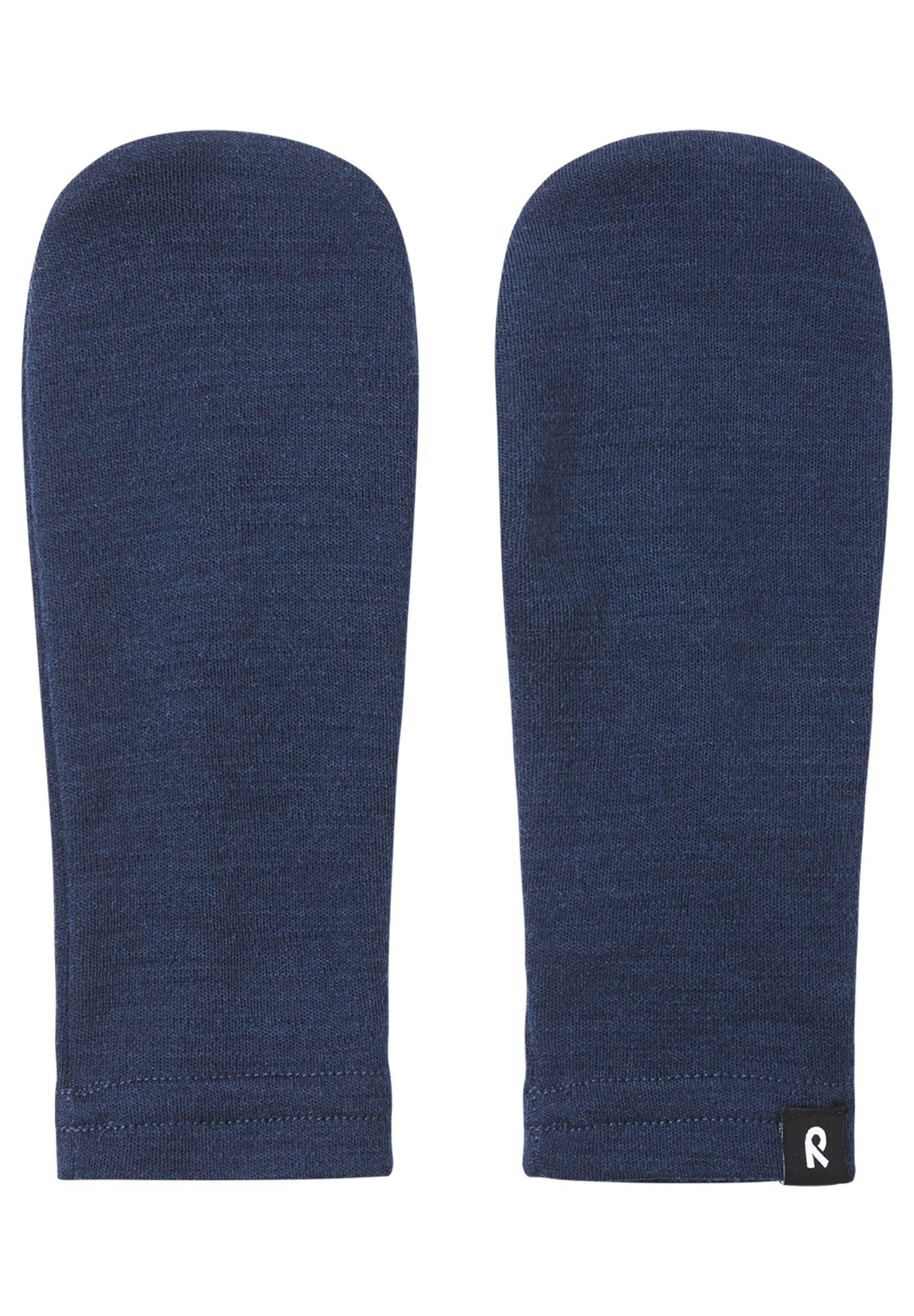 bleu marine.