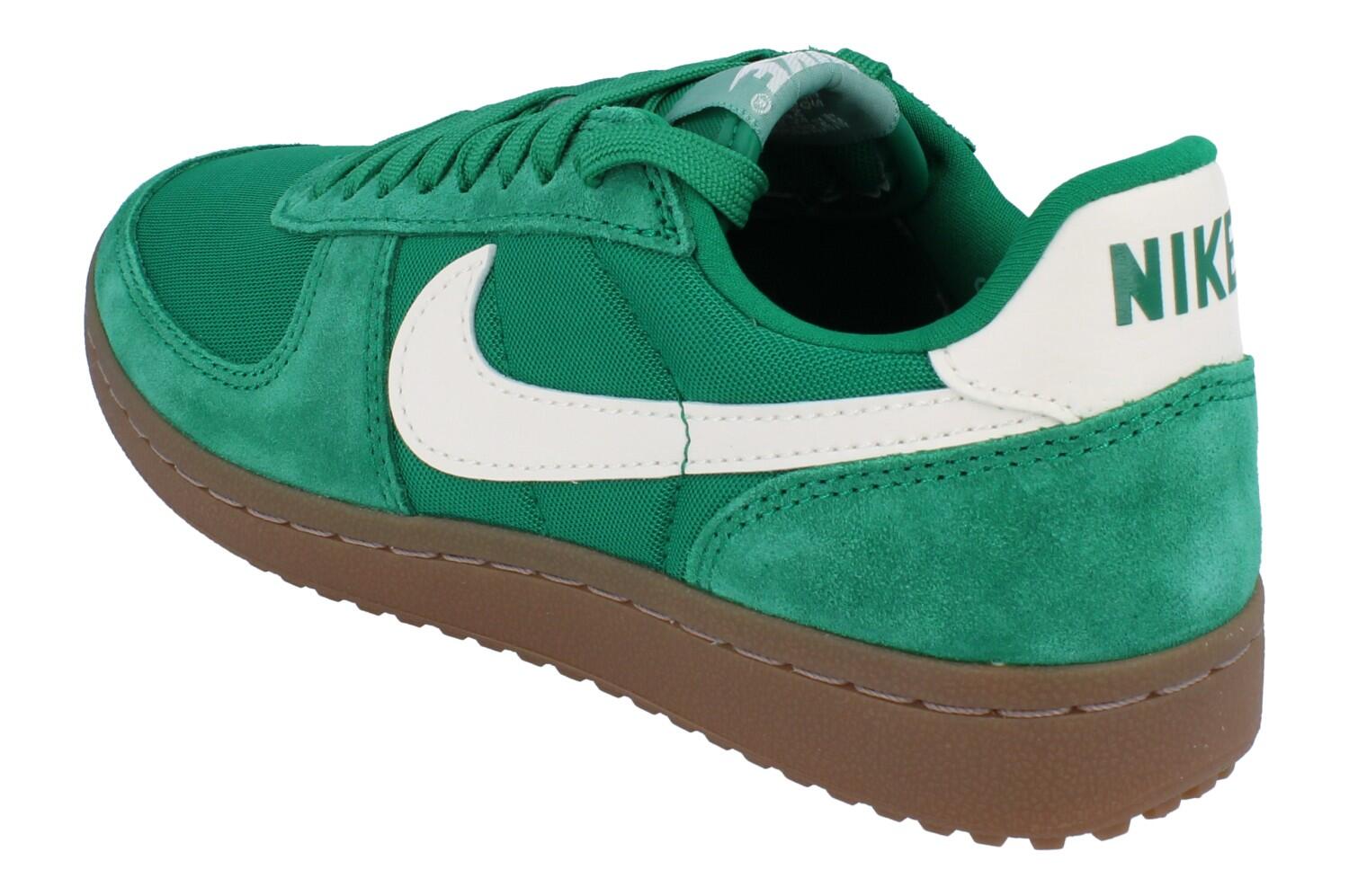 Nike Wmns Field General 2/6