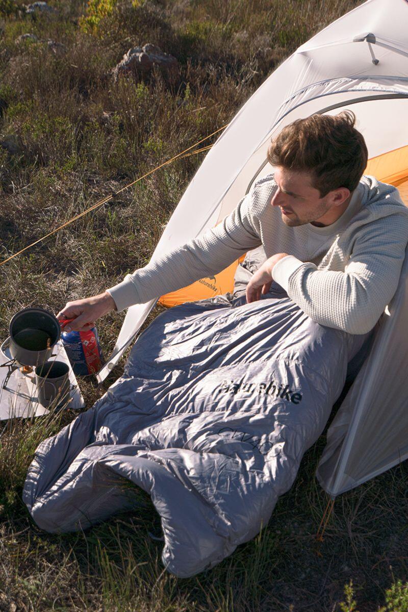Śpiwór puchowy CW400 Duck Down L 220x85cm czarny 2/4
