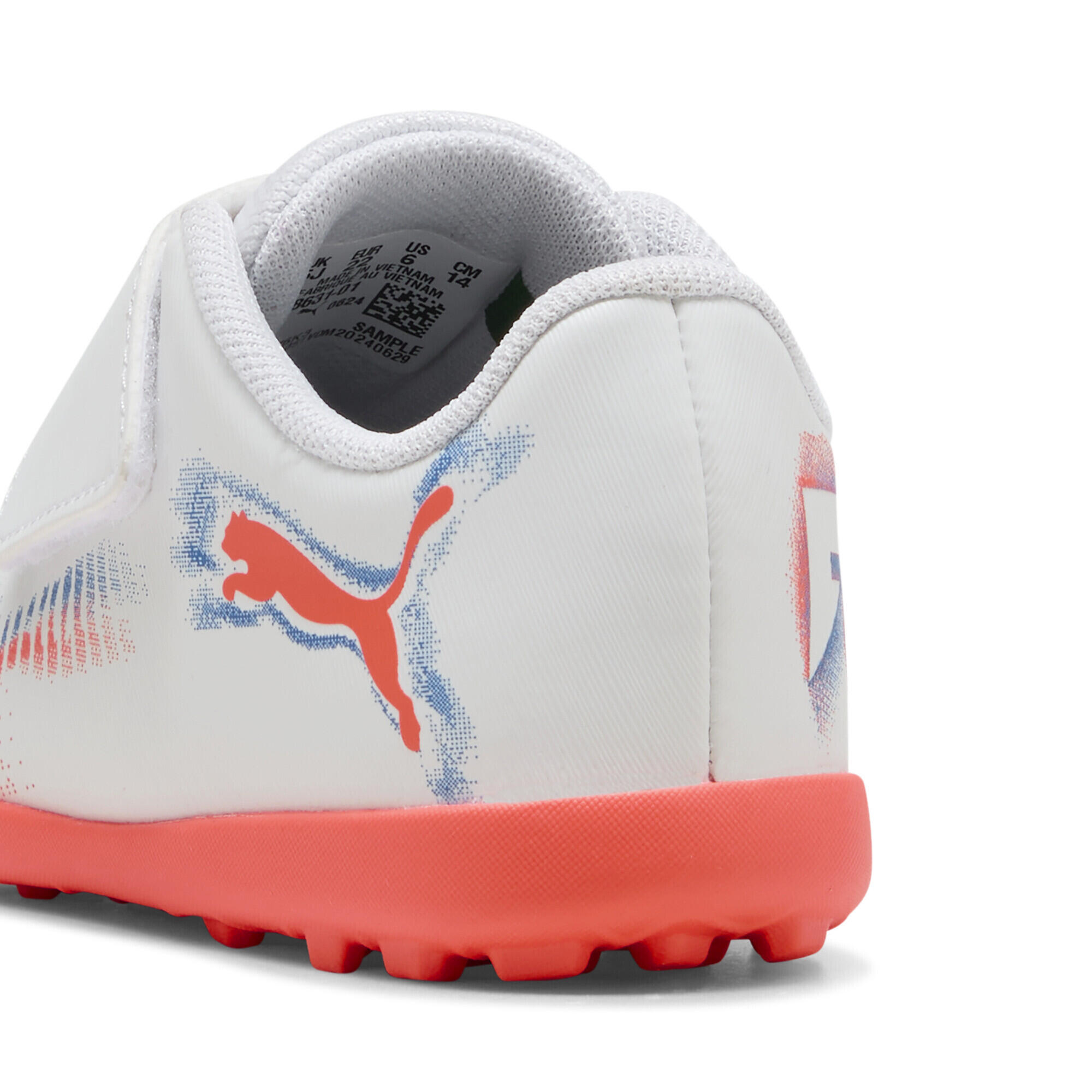 Chuteiras de futebol bebé leves sola com pitões Future 8 Play TT PUMA 2/6