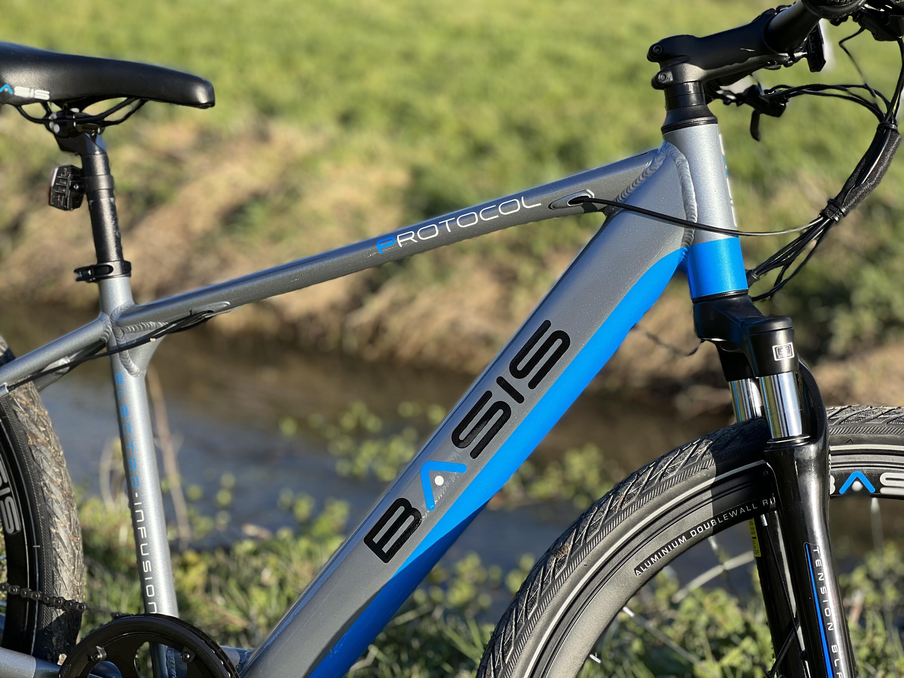 Basis Protocol Hybrid Electric Bike, 7Ah, 700c Wheel - Graphite Blue 2/6