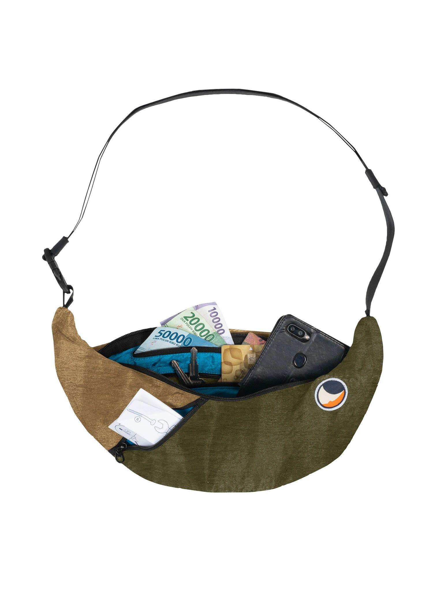 Torba Ticket To The Moon Upcycled Sling Bag 2/7