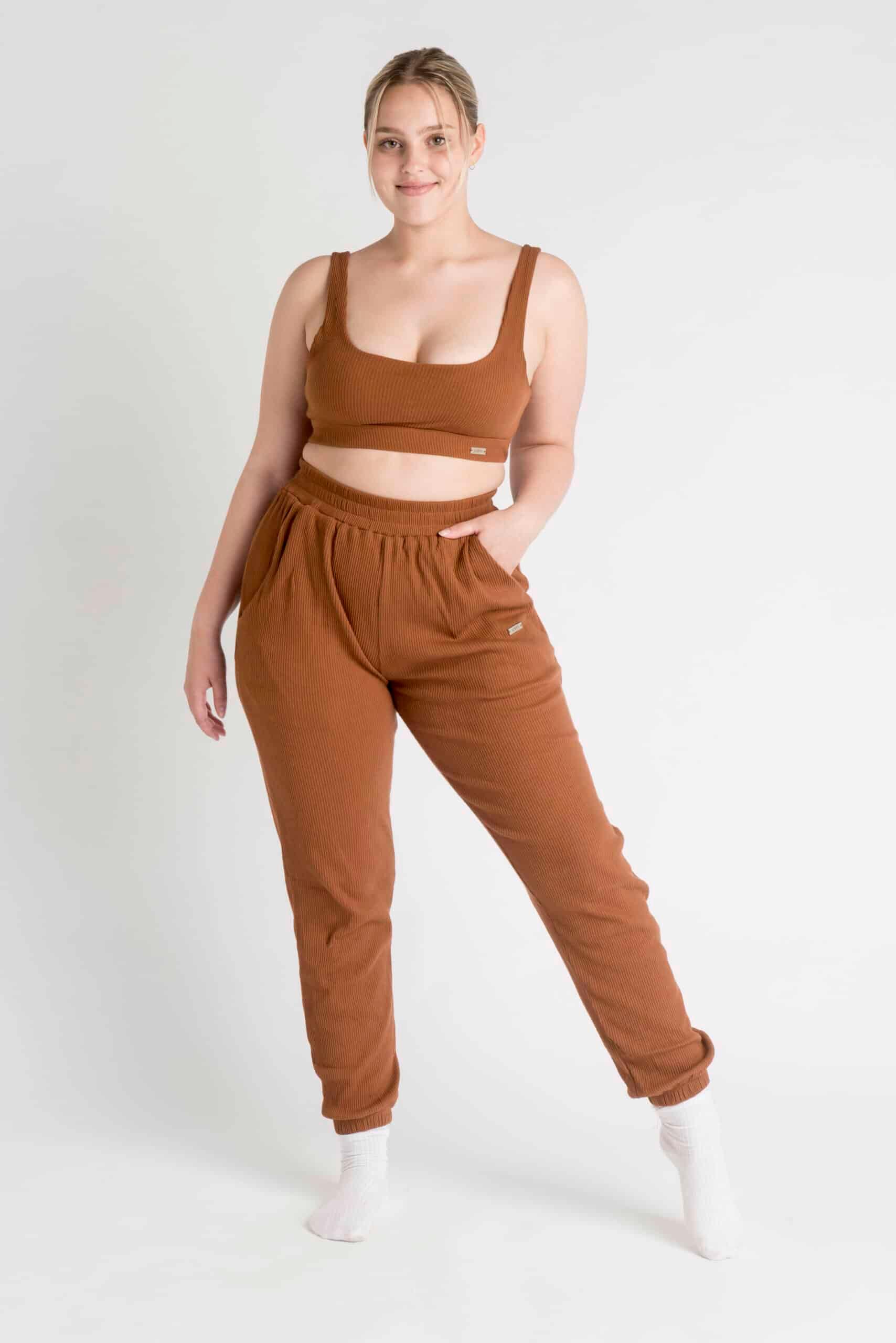 LOEWI Reggiseno sportivo a coste - Fitness - Donna - Castanho 3/4