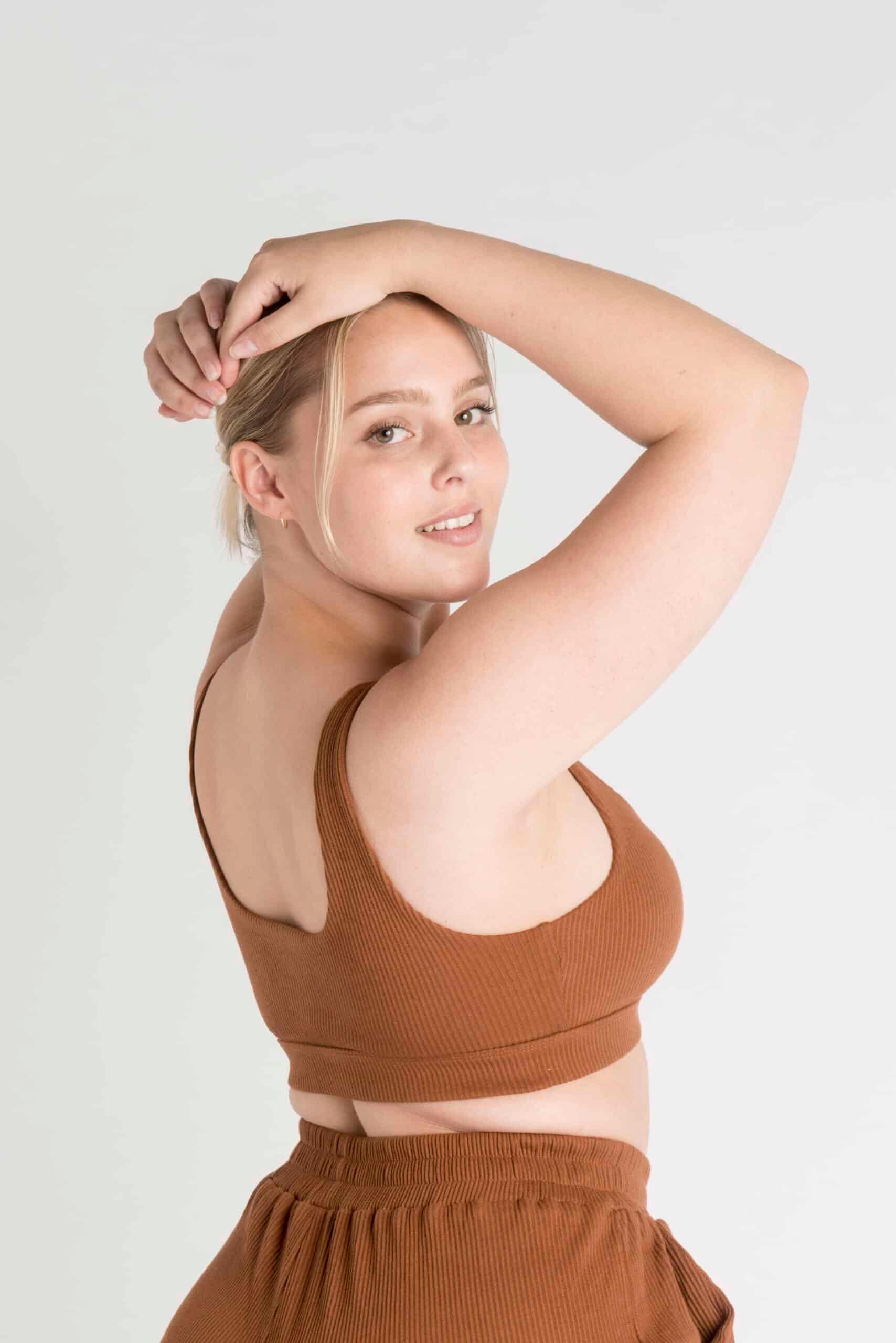 LOEWI Reggiseno sportivo a coste - Fitness - Donna - Castanho 2/4