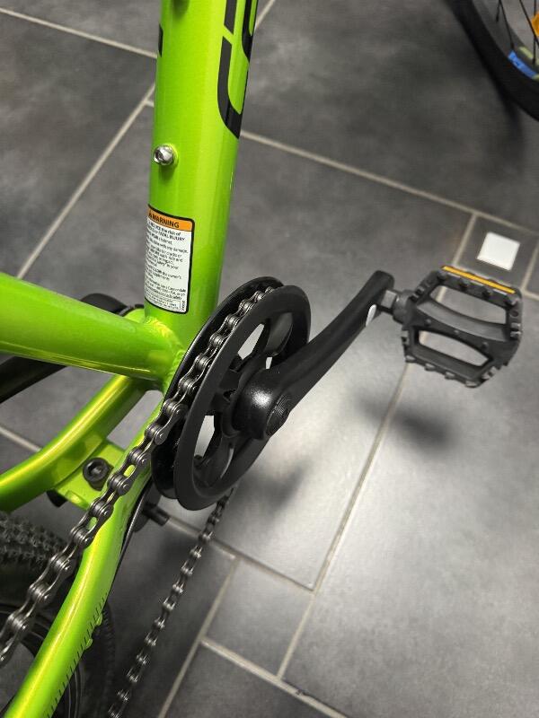 Entre Particuliers - VTT Cannondale 24" couleur vert flash. Etat proche 5/6