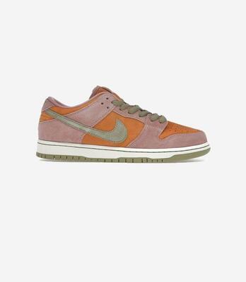Nike SB Dunk Low Red Stardust