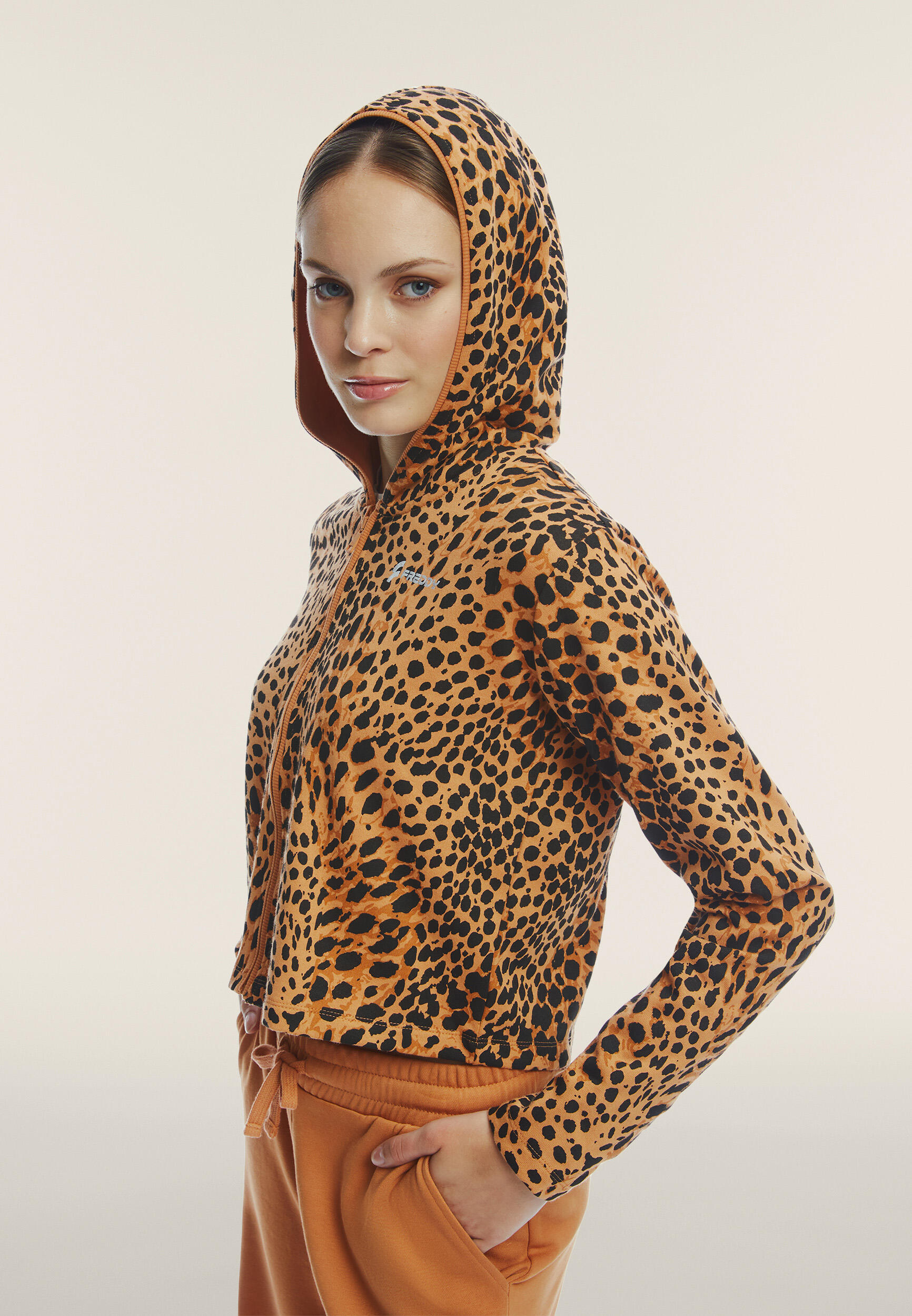 Sudadera corta con cremallera y capucha animal print 4/5