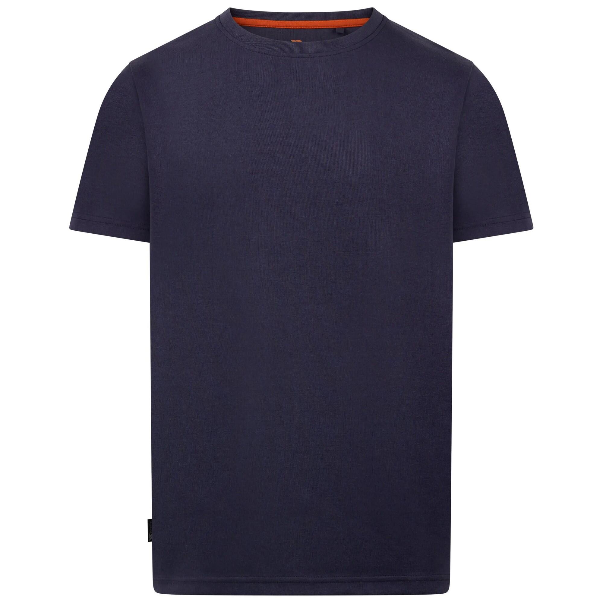 bleu marine.