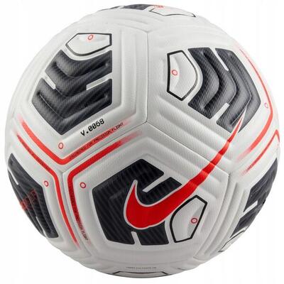 Voetbal academie plus (wit/zwart/rood)