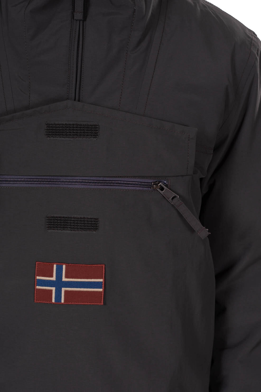 NAPAPIJRI picture