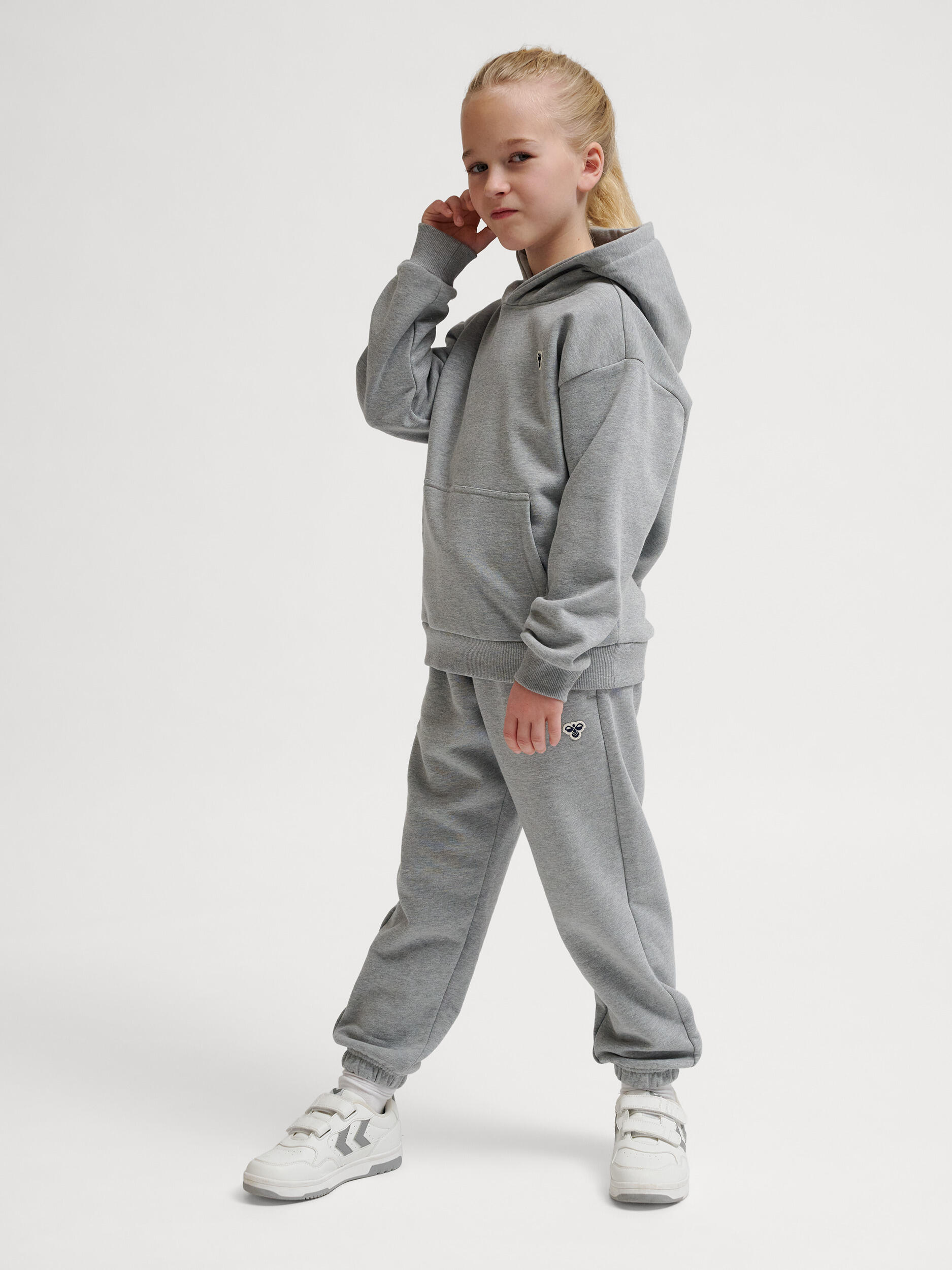 Camisola com capuz para criança Hummel Bee Loose 4/7