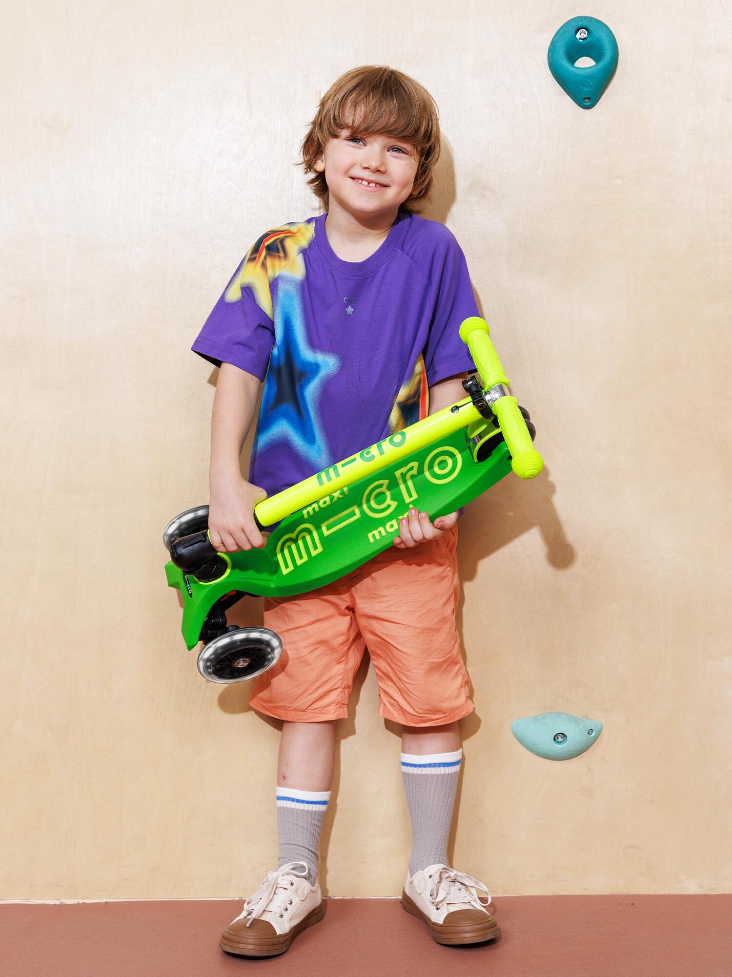 Patinete Infantil Micro Maxi Deluxe NEON Plegable LED Verde/Amarillo 3/7