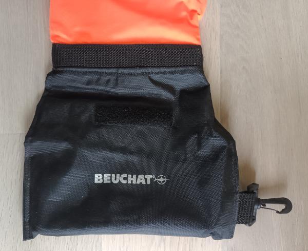 Entre Particuliers - BEUCHAT Bouée en pochette compacte avec crochet 3/3