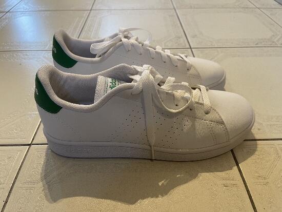 Entre Particuliers - Chaussures Adidas Advantage Base blanches