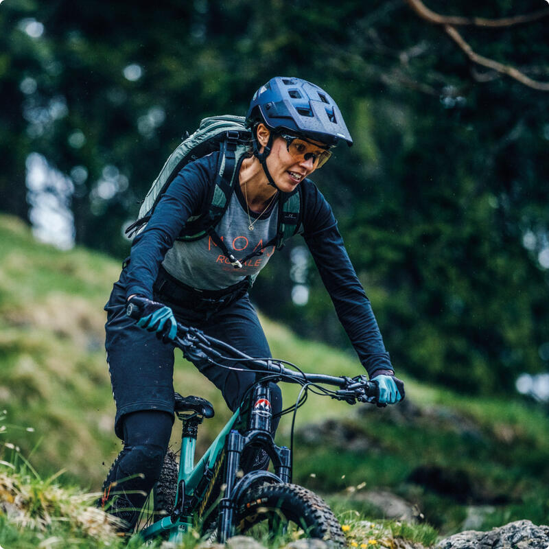 Cyklistická helma Abus MoDrop