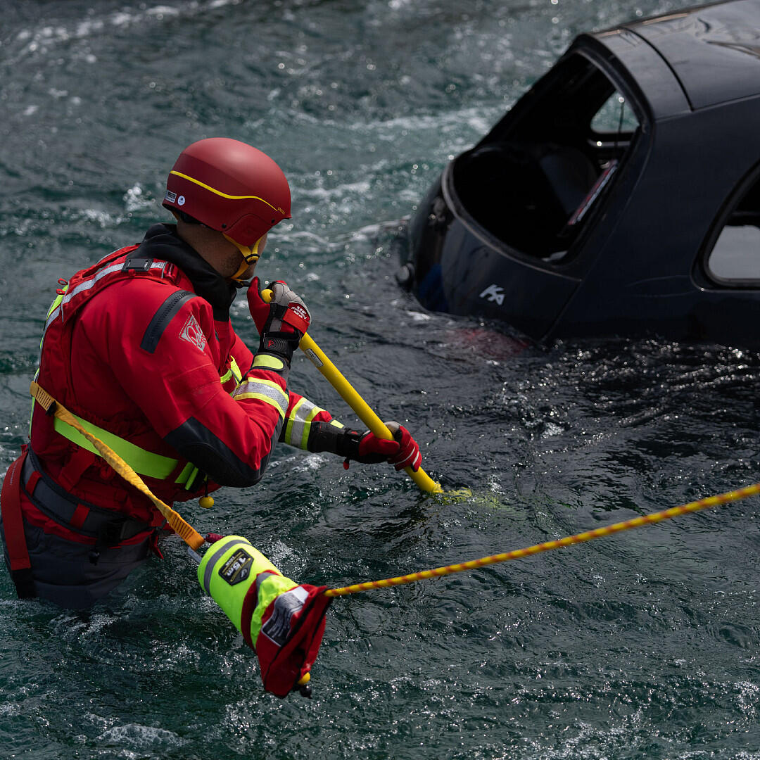 Záchranná vesta HYBRID PFD 3/6