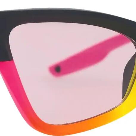 The Italo Clawdia Photochromic