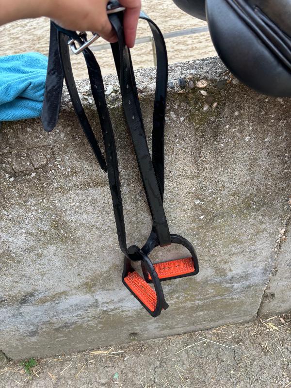 Tussen Particulieren - Zadeltrainers Obstakel 17"1/2 6/6