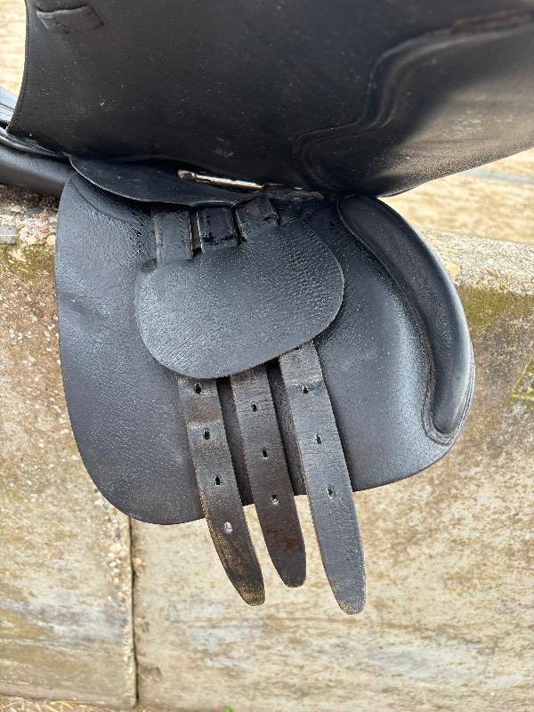 Tussen Particulieren - Zadeltrainers Obstakel 17"1/2 4/6