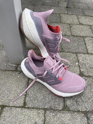 Entre Particuliers - Adidas Ultraboost 22 (-70% sur le prix d'origine)