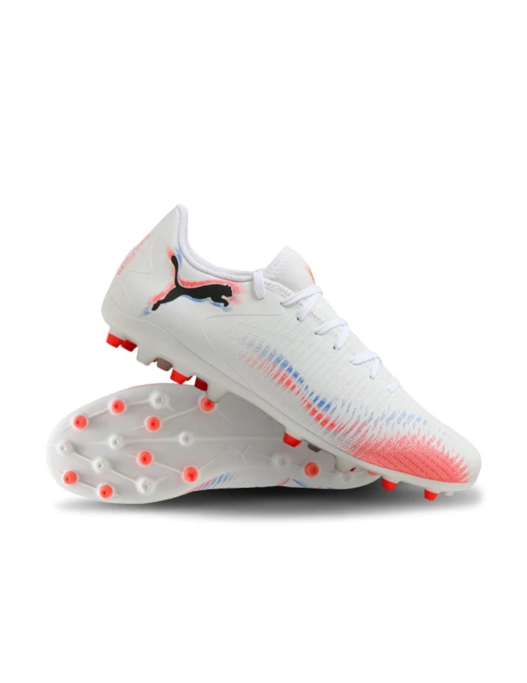 Chaussures à crampons pour homme Puma Future 8 play blanc. 3/4