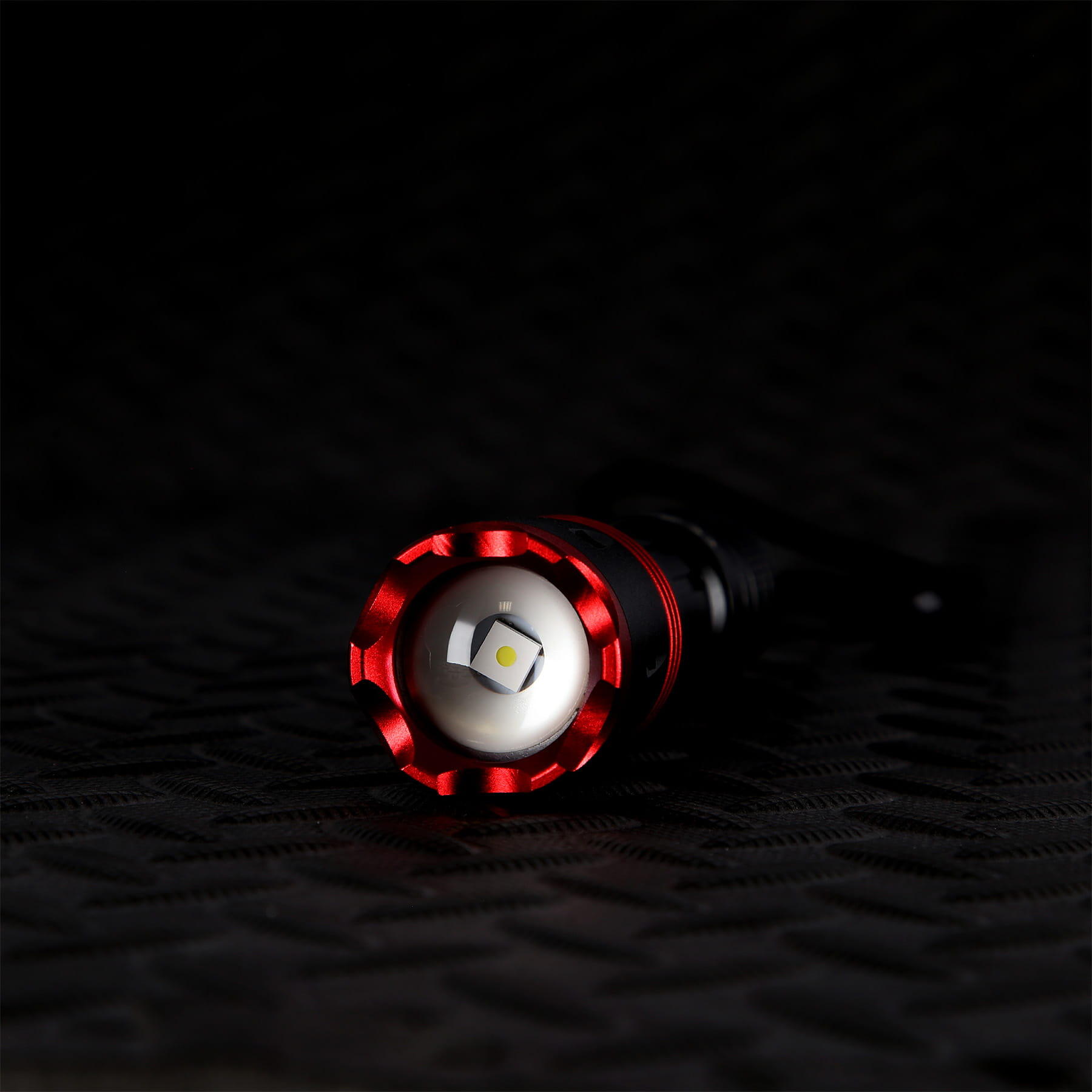 Ruční LED svítilna NILS Camp NC0004 1000 lm 6/7