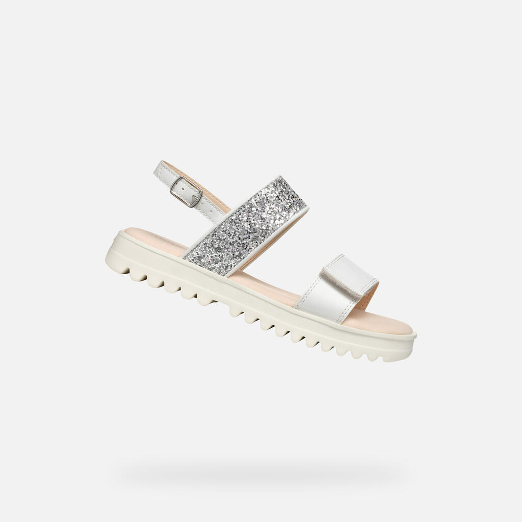 Sandały Geox Model J Sandal Coralie Gir Kolor Biały