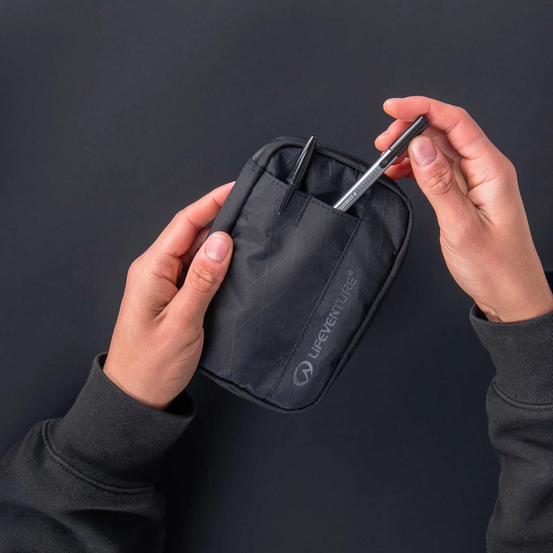Pochette étanche LifeVenture X-Pac Gear Pouch VX21 noire 11,5x17x3,5 cm 5/7