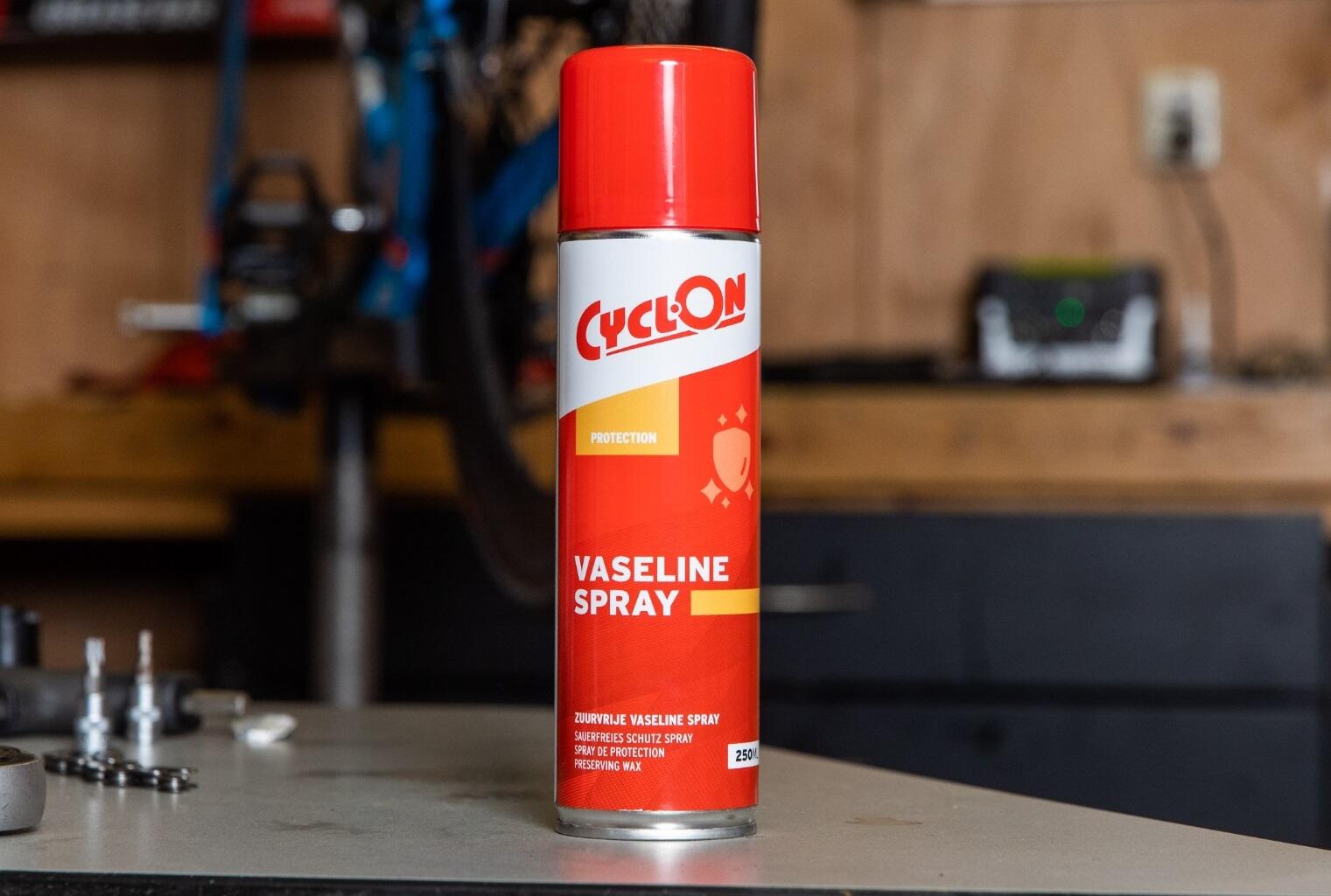 Spray de Vaseline Cyclon® 250ml - Protection contre la rouille et entretien 2/5