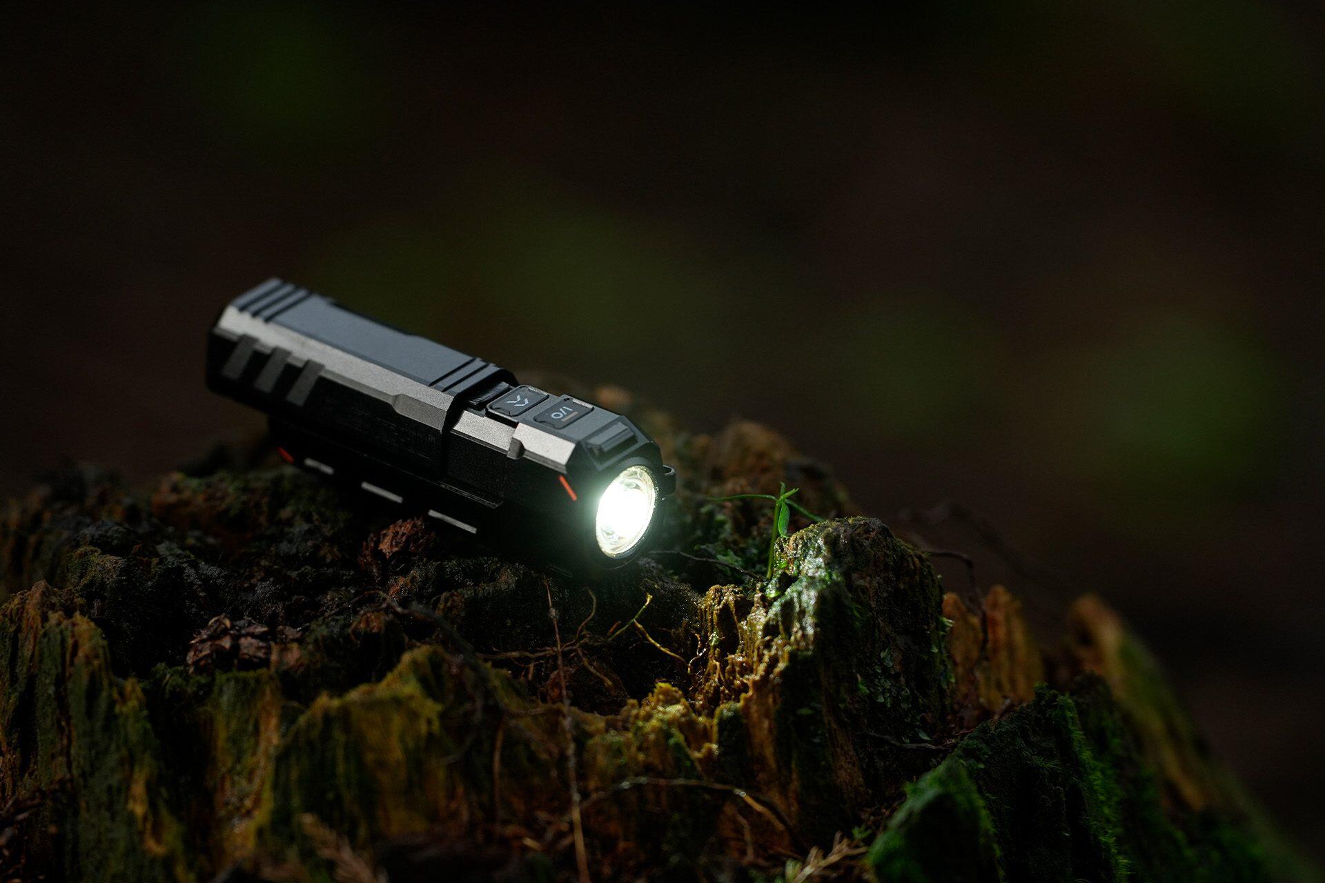 Torche - 1200 lumens - Autonomie de la batterie 200 heures - Noir 5/7