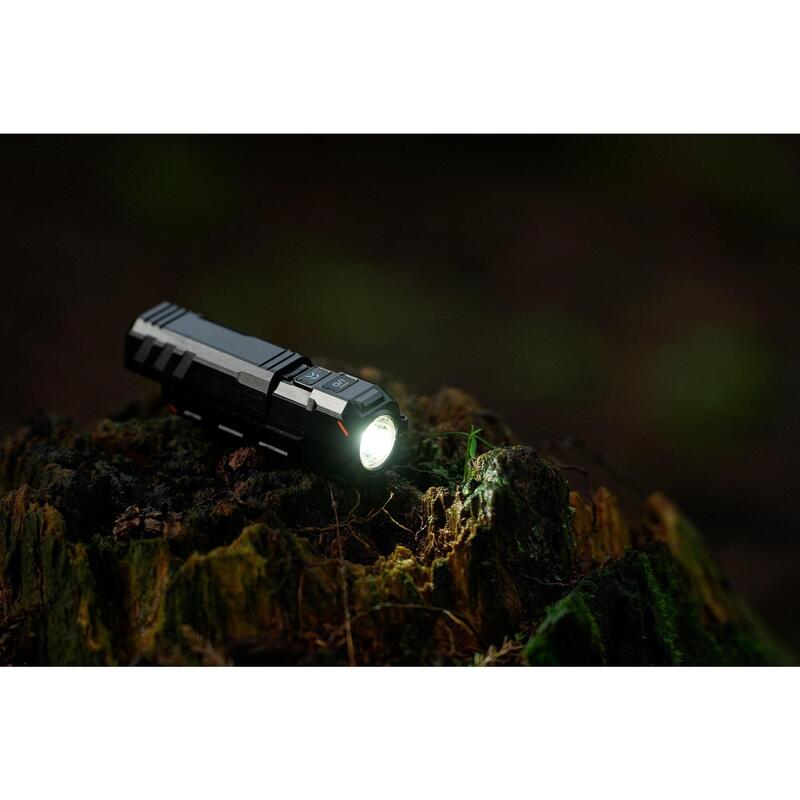 Lanternă - 1200 lumeni - Durata de viață a bateriei 200 ore - Negru