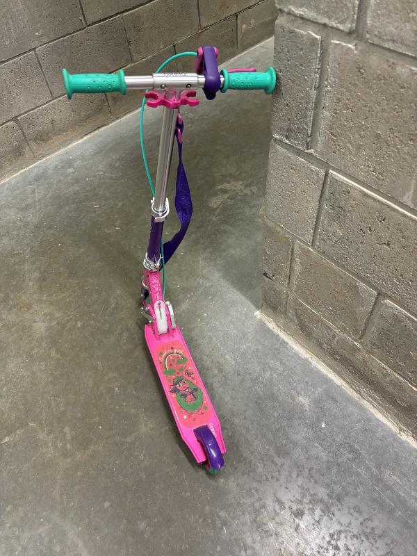 Entre Particuliers - Trottinette pour enfant 2/2