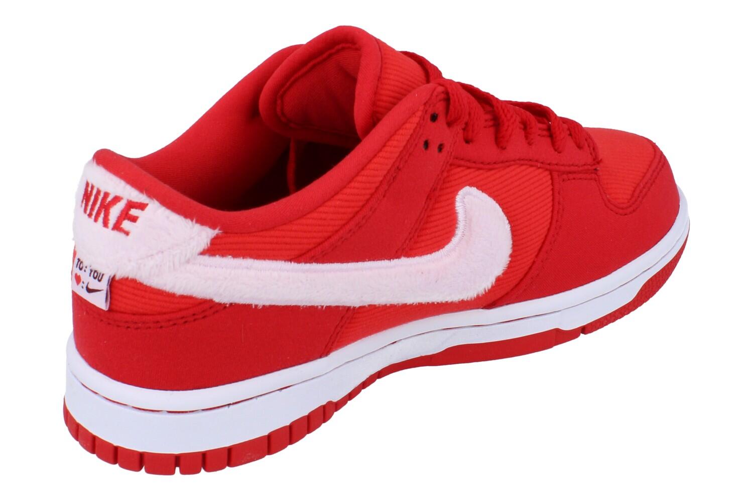 Nike Dunk Low Valentine's Day (2024) 3/6